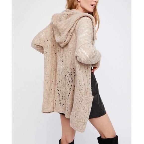 Lemon Drop Hooded Sweater In Ivory 
